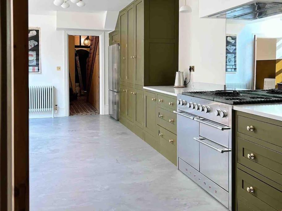 Luxury City Centre Townhouse - Sleeps 6 切斯特 外观 照片