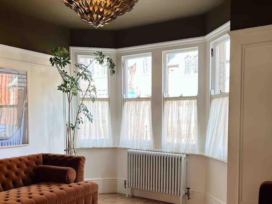 Luxury City Centre Townhouse - Sleeps 6 切斯特 外观 照片