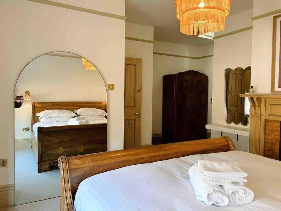 Luxury City Centre Townhouse - Sleeps 6 切斯特 外观 照片