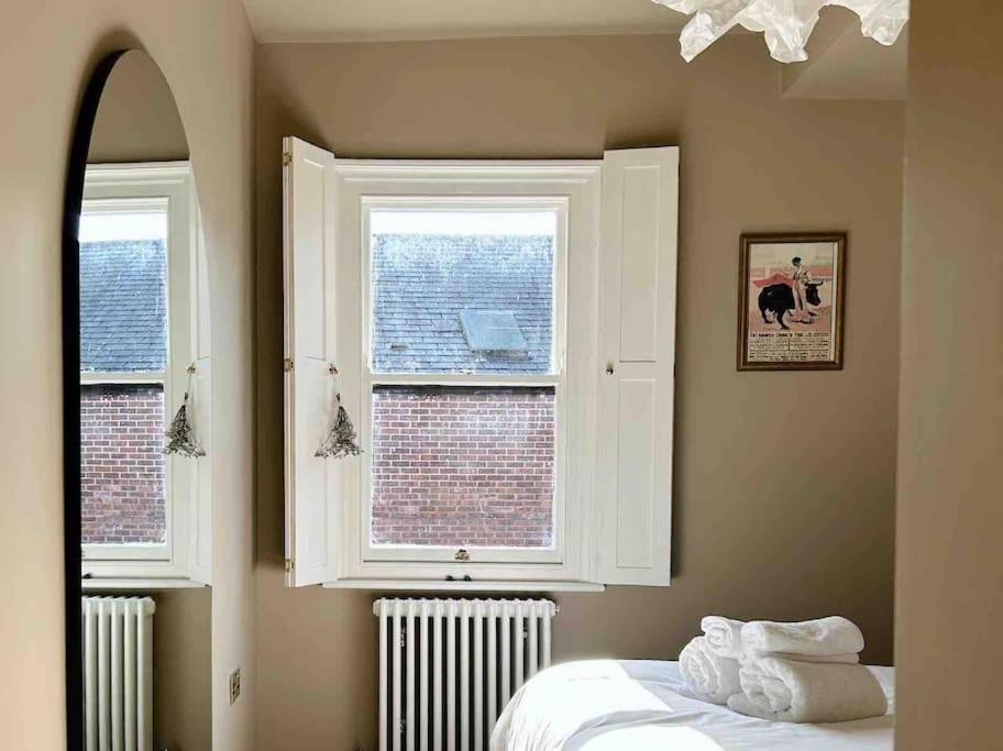 Luxury City Centre Townhouse - Sleeps 6 切斯特 外观 照片