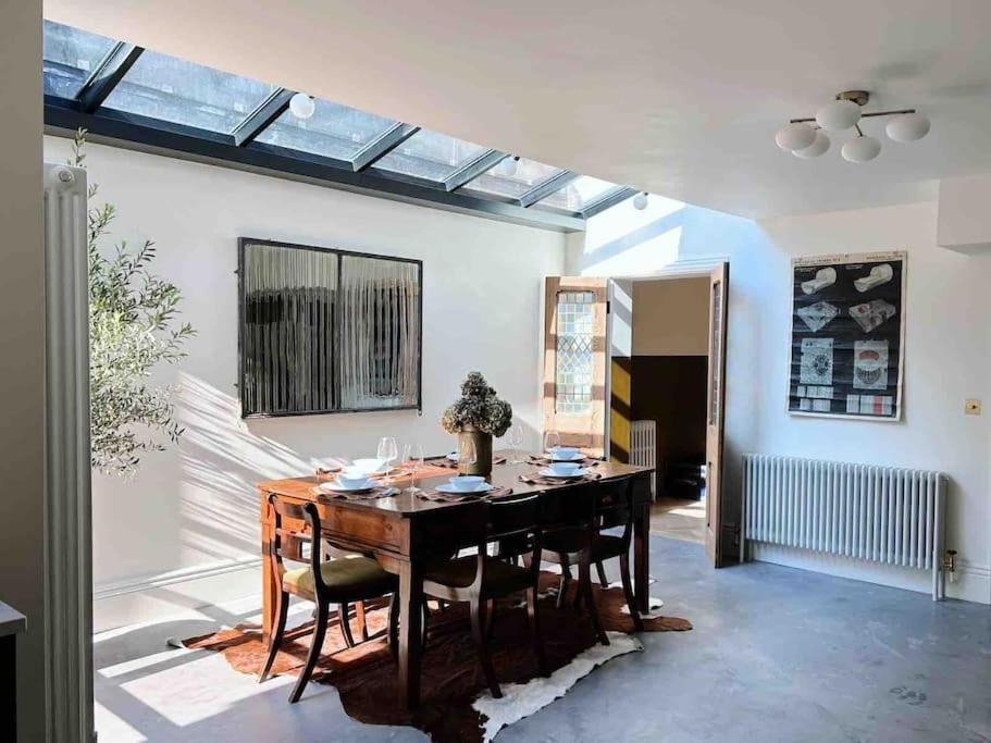 Luxury City Centre Townhouse - Sleeps 6 切斯特 外观 照片